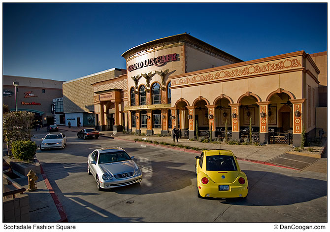 traffic in motion at dusk, Scottsdale Fashion Square, Scottsdale, AZ, Westcor, Macerich