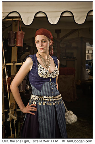 Ofra, The Shell girl, at the Estrella War XXIV